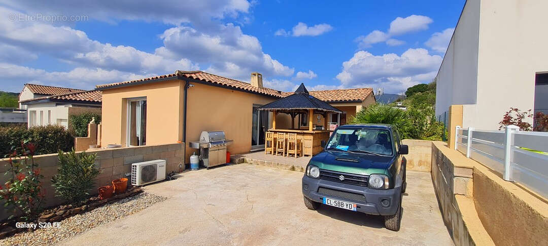 Villa de plain-pied de 91m² sur 398m² de terrain - photo 3