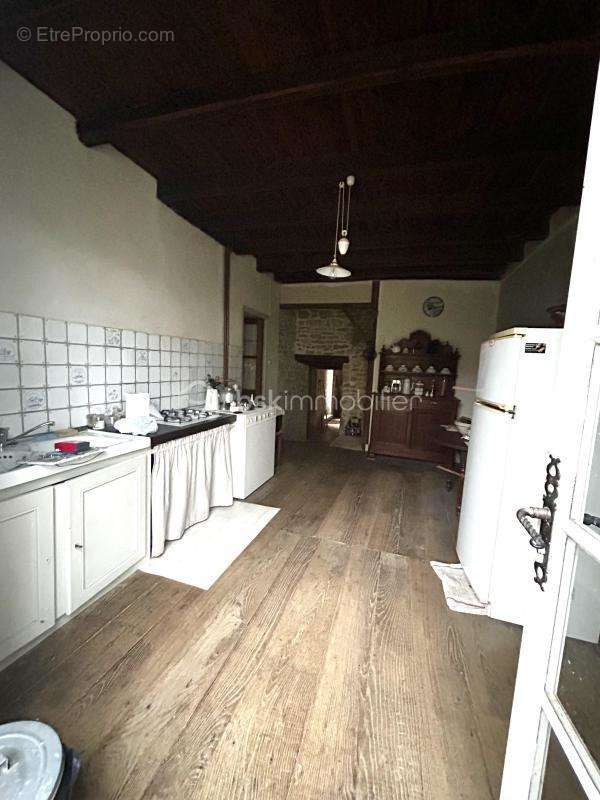 Maison à NANTEUIL-EN-VALLEE