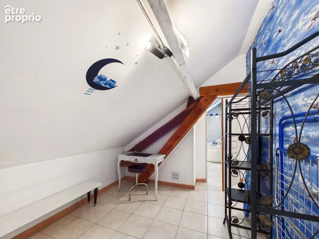 Maison de caractère avec six chambres, idéale pour une famille ou maison secondaire - photo 13