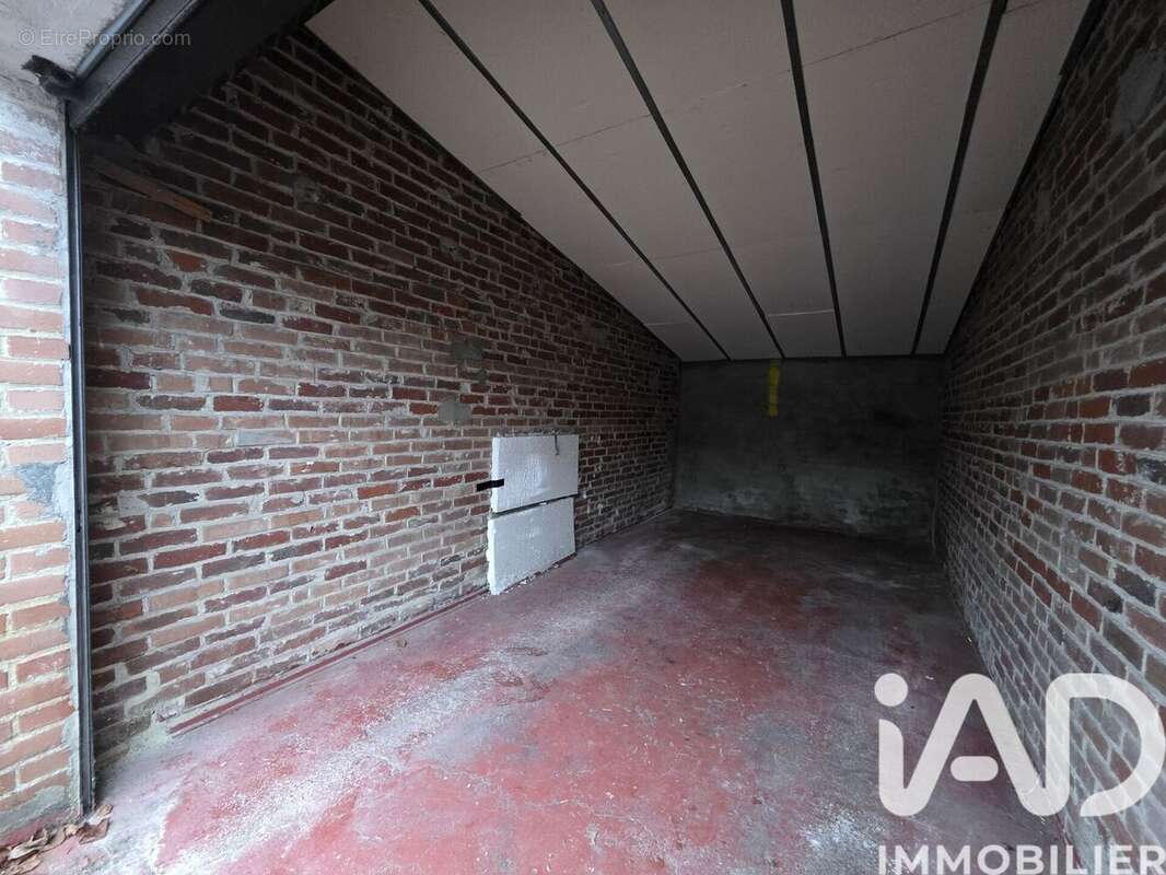 Photo 4 - Parking à AULNOYE-AYMERIES