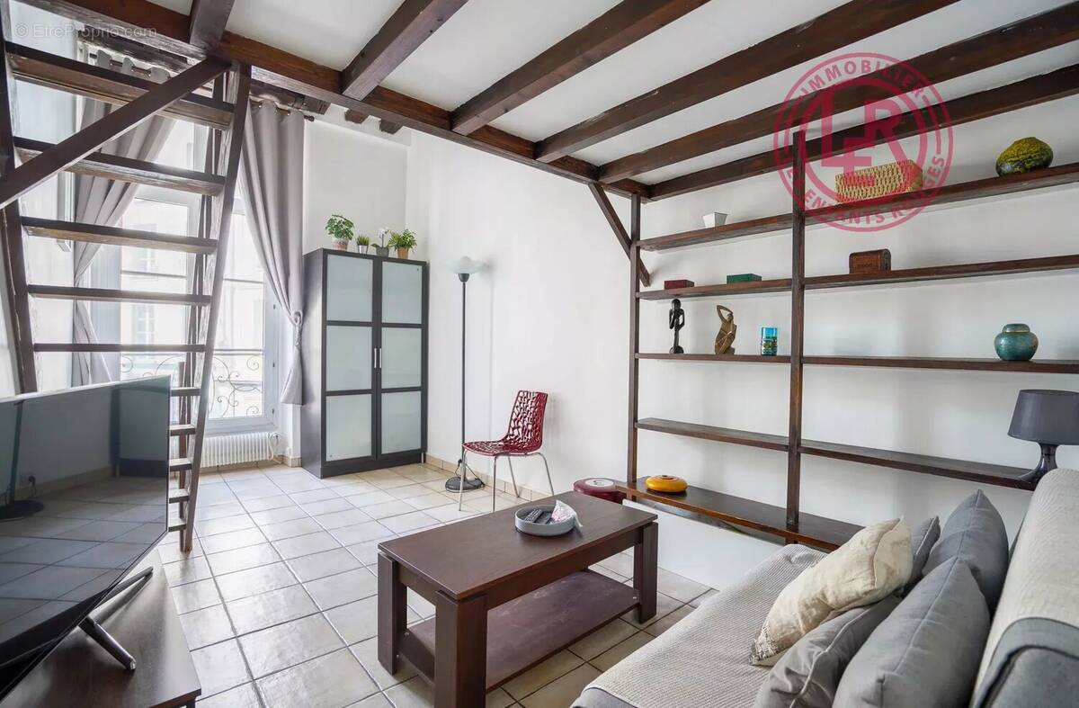 Appartement à PARIS-3E