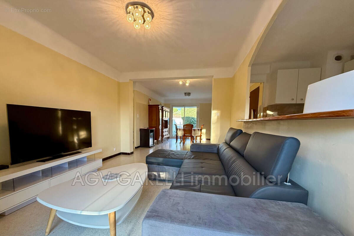 Appartement à CARQUEIRANNE