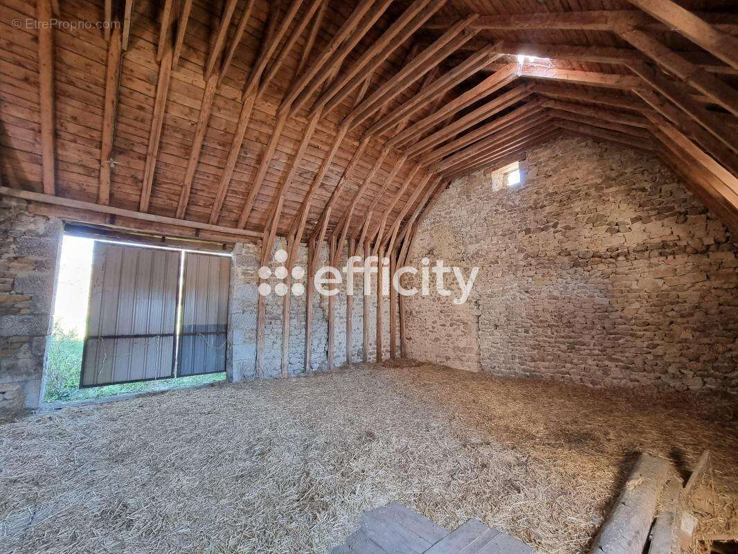 Maison à SAINT-PIERRE-LE-VIEUX