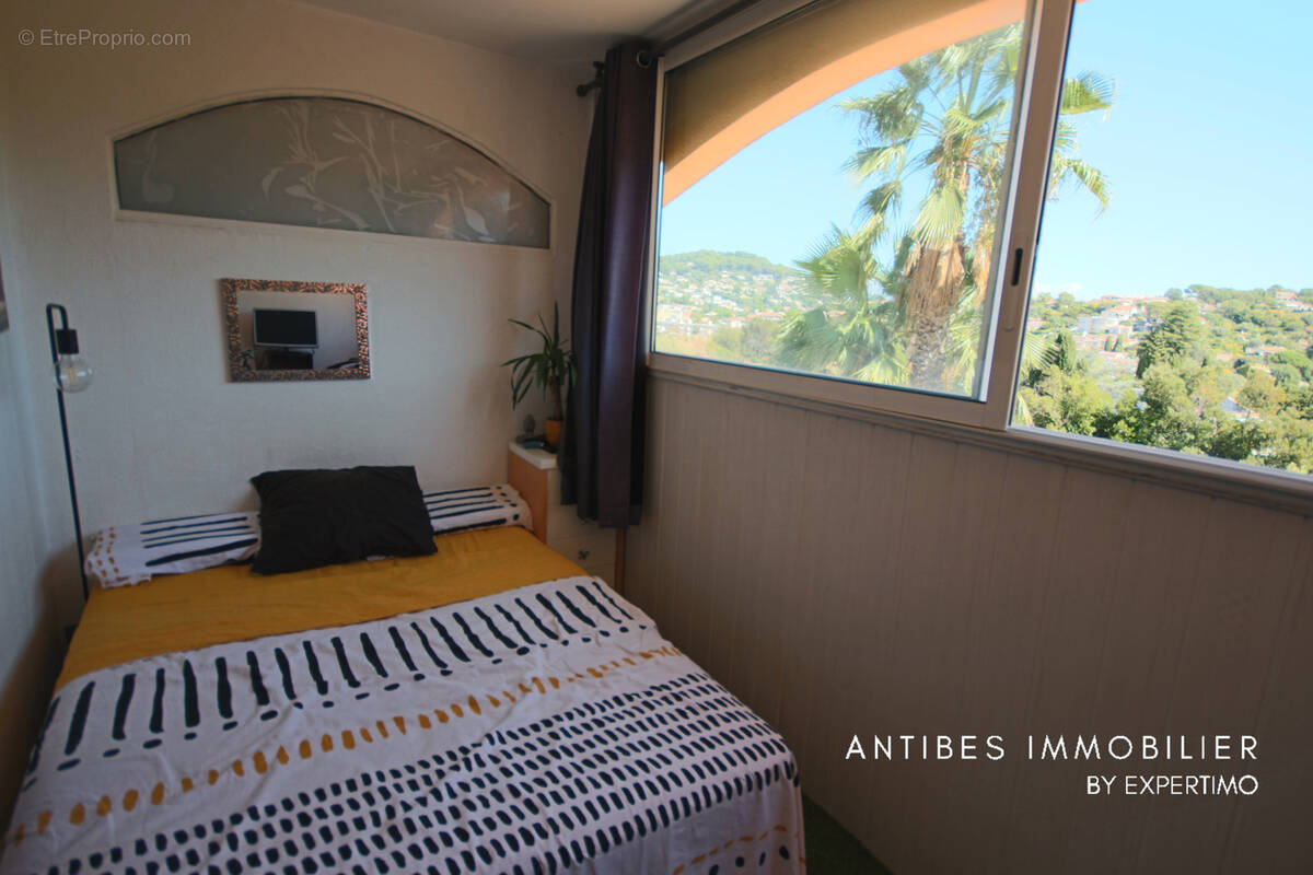 Appartement à VALLAURIS