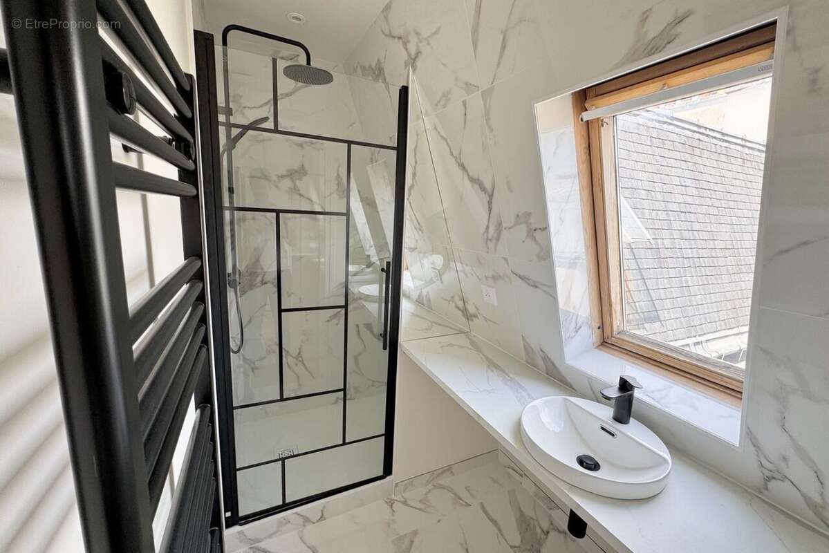 Appartement à PARIS-11E