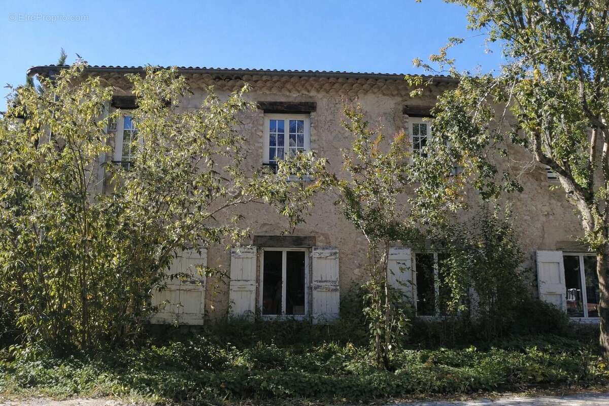 Maison 700 m² à Romeyer  - photo 2