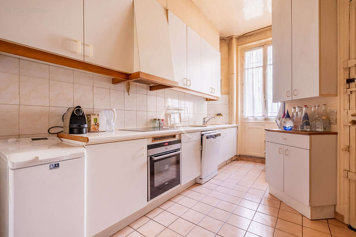 Appartement à PARIS-7E