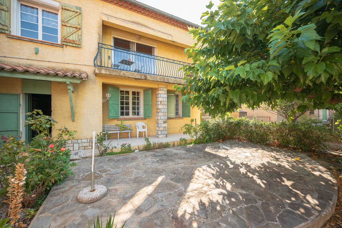 MaisonT5  avec 2 garages sur terrains clos - photo 58