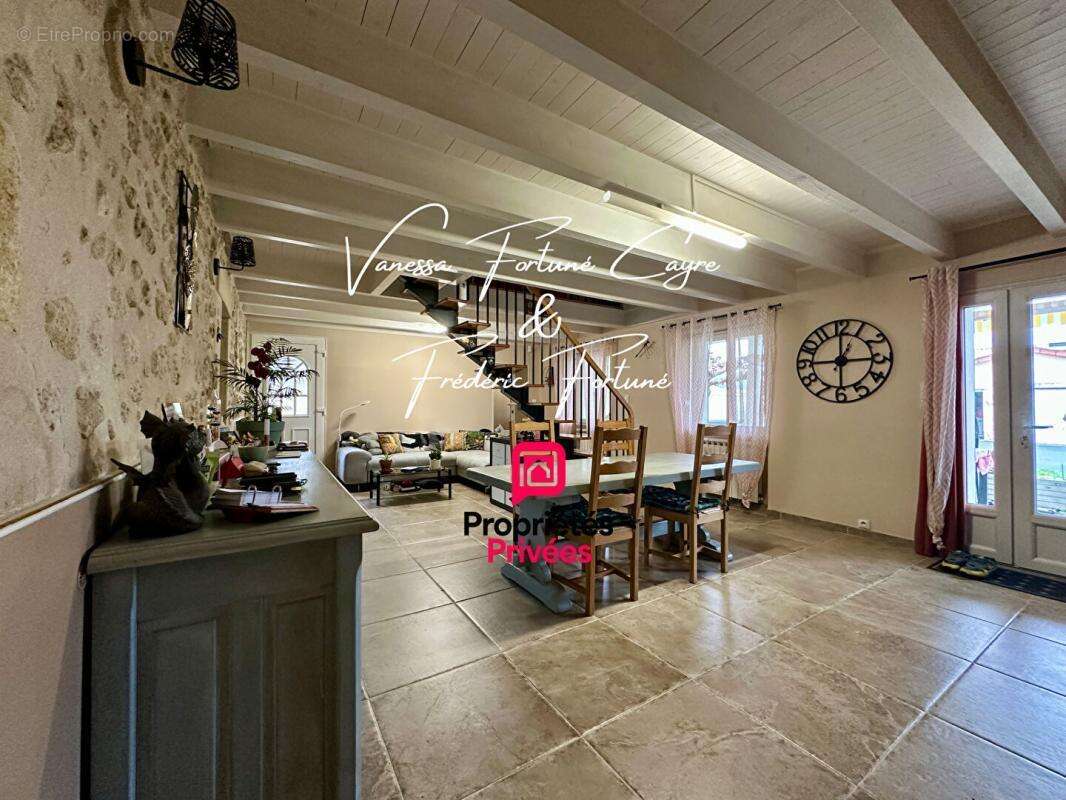 Maison à BLANQUEFORT