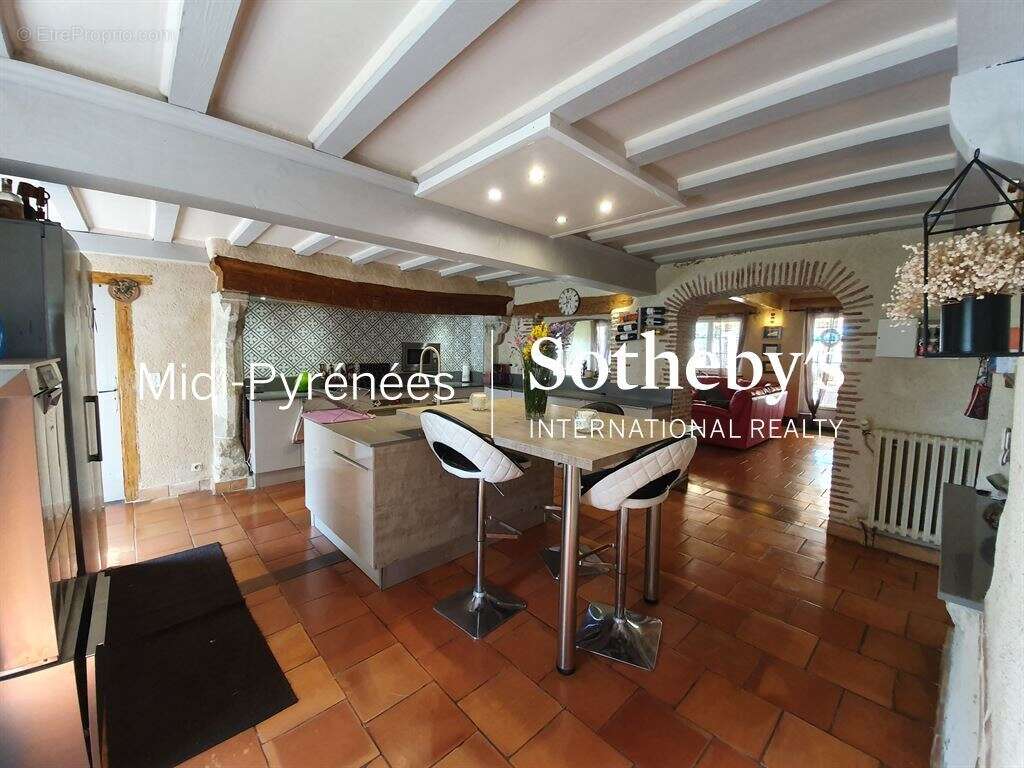 Maison à SAINT-JEAN-POUTGE