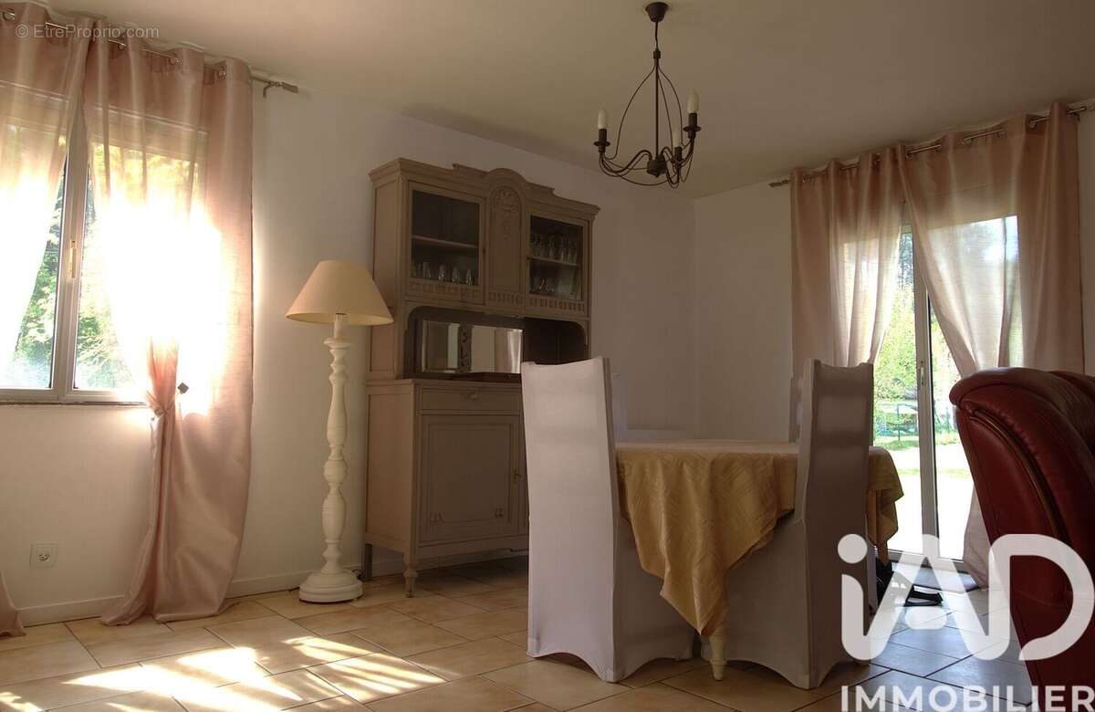 Photo 8 - Maison à CHEVILLON-SUR-HUILLARD