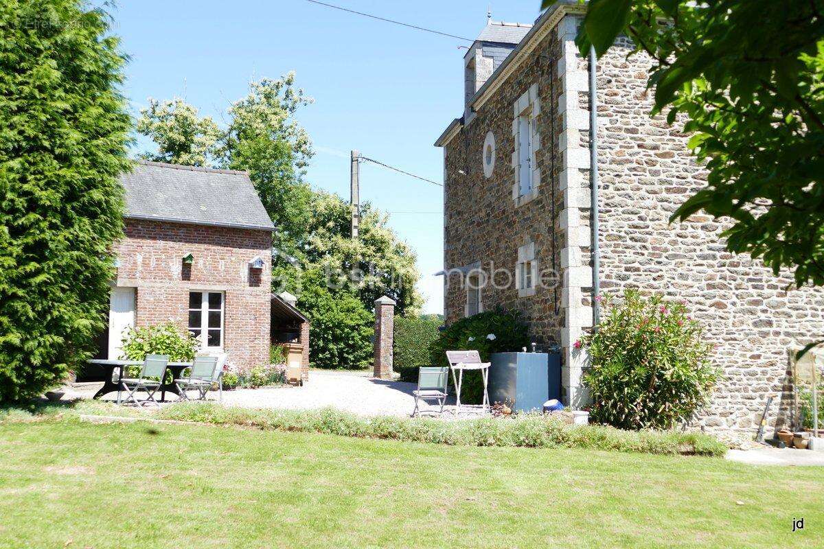 Maison à PLOUER-SUR-RANCE