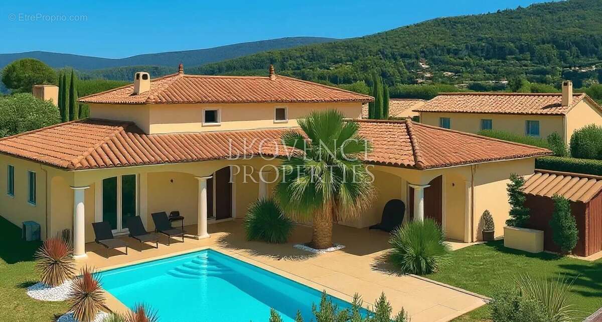 Maison à AUPS