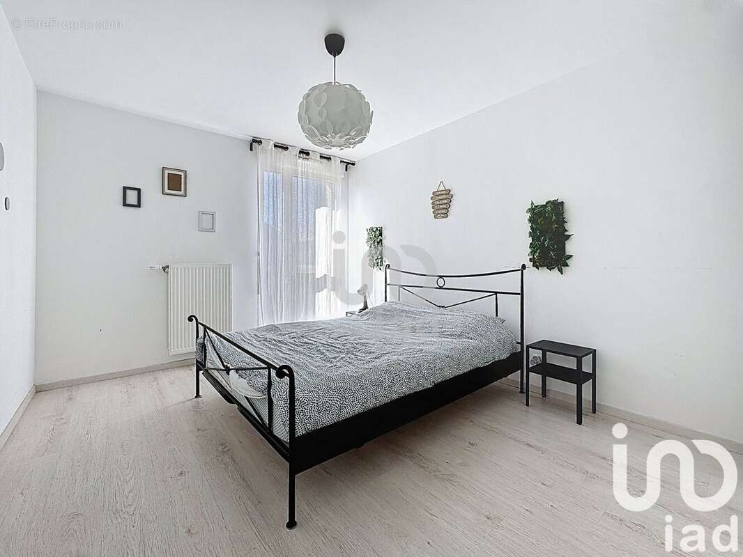 Photo 8 - Appartement à BUSSY-SAINT-GEORGES