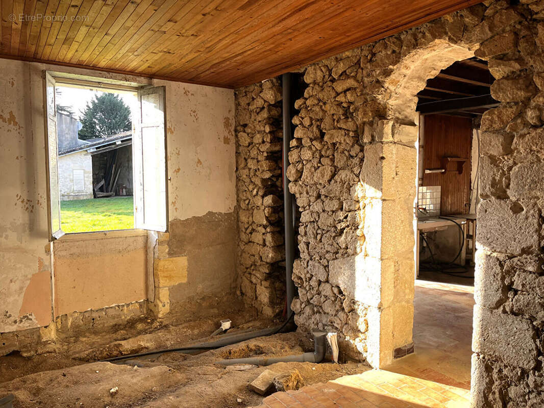 Maison à SAINTE-RADEGONDE