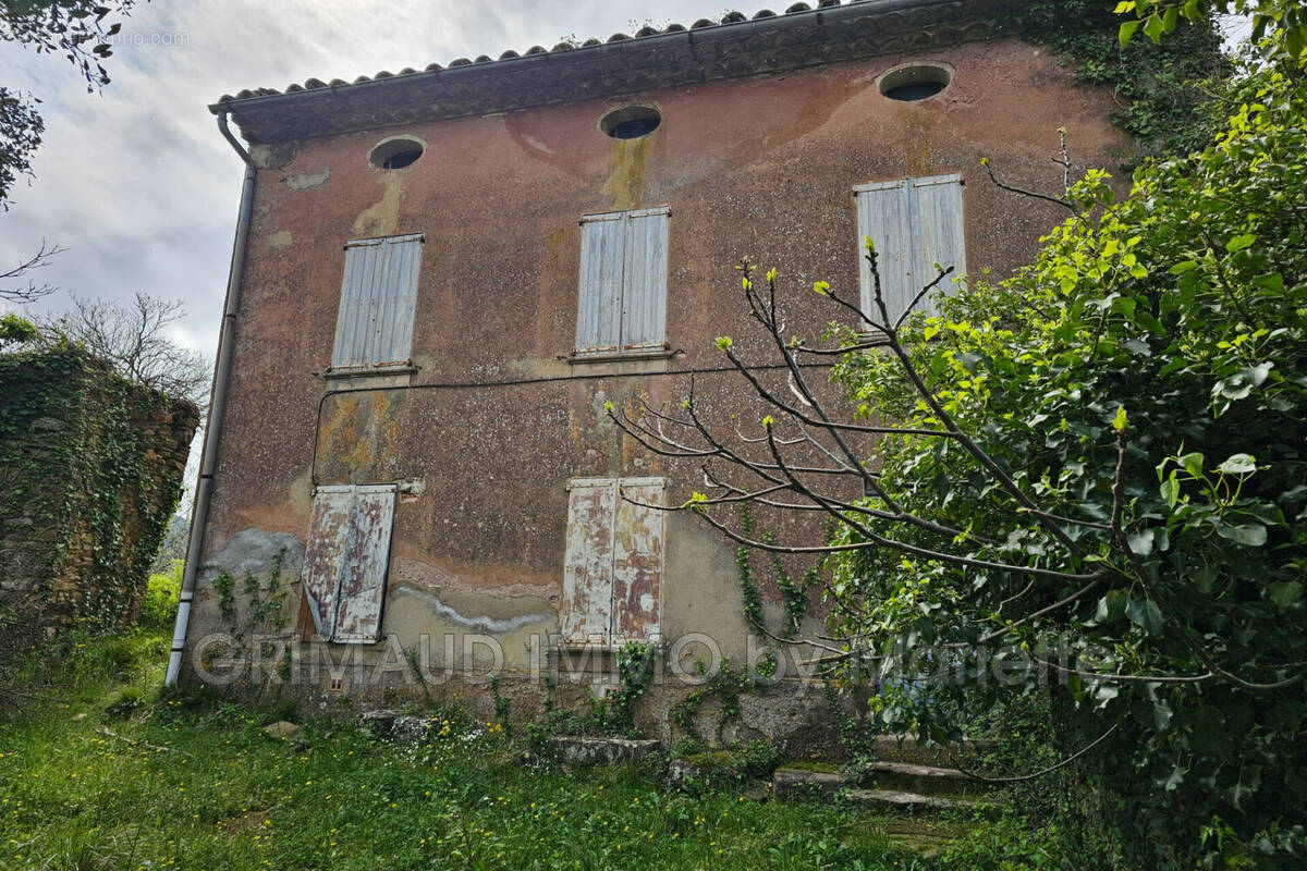 Maison à LA GARDE-FREINET