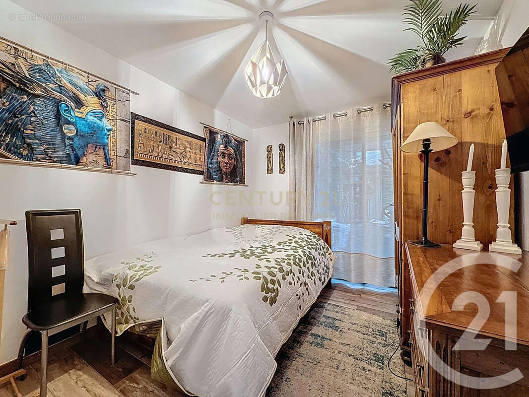 Maison 165 m² à Saint-Alban-De-Roche  - photo 8