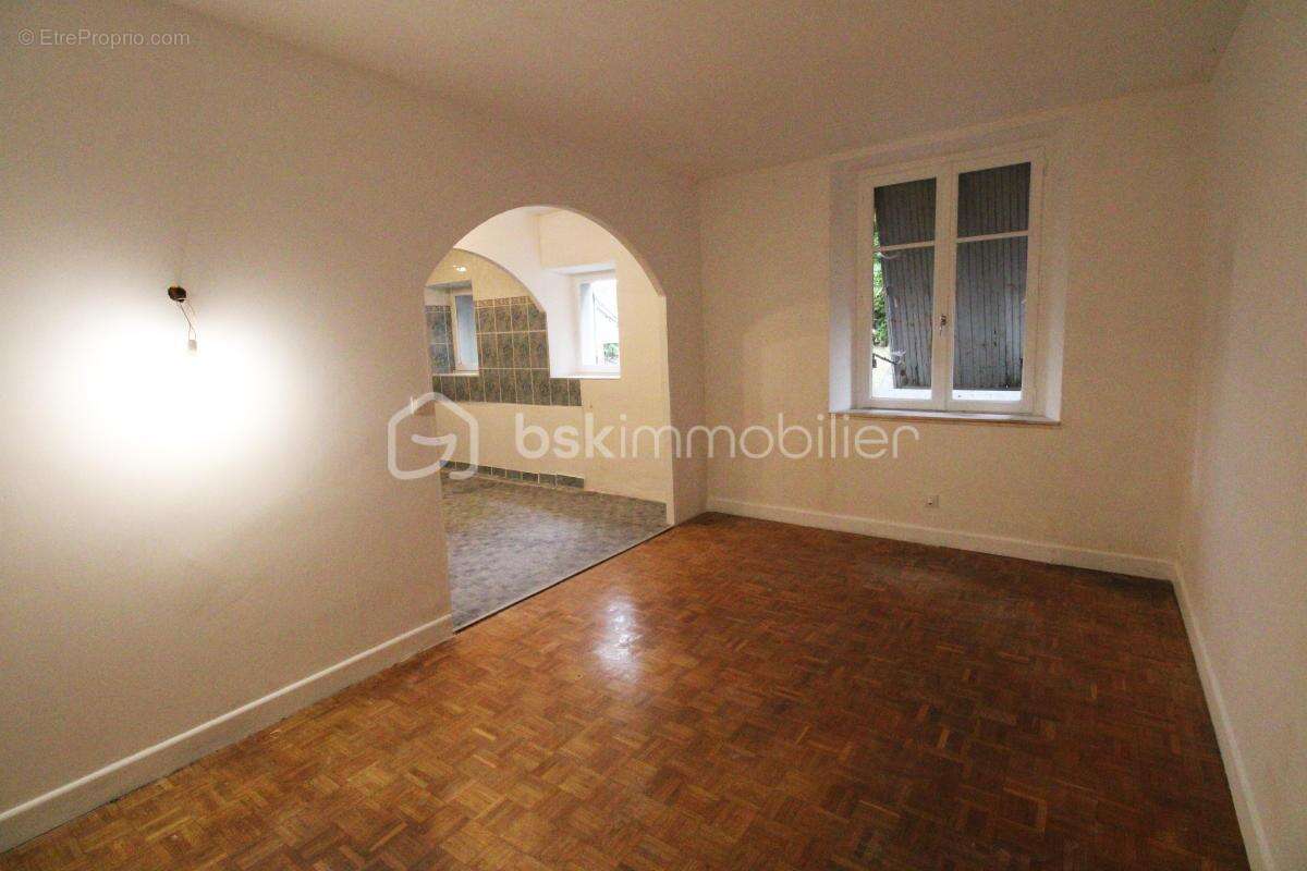 Maison à PLESSIS-SAINT-JEAN