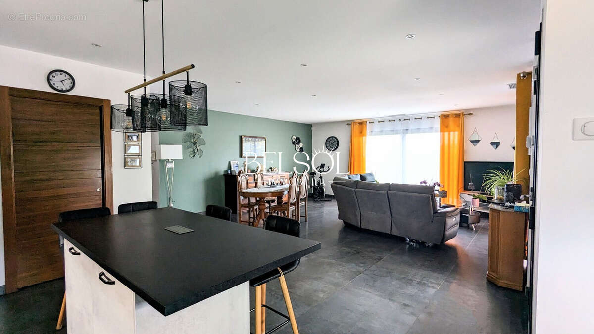 Maison à VILLELONGUE-DELS-MONTS