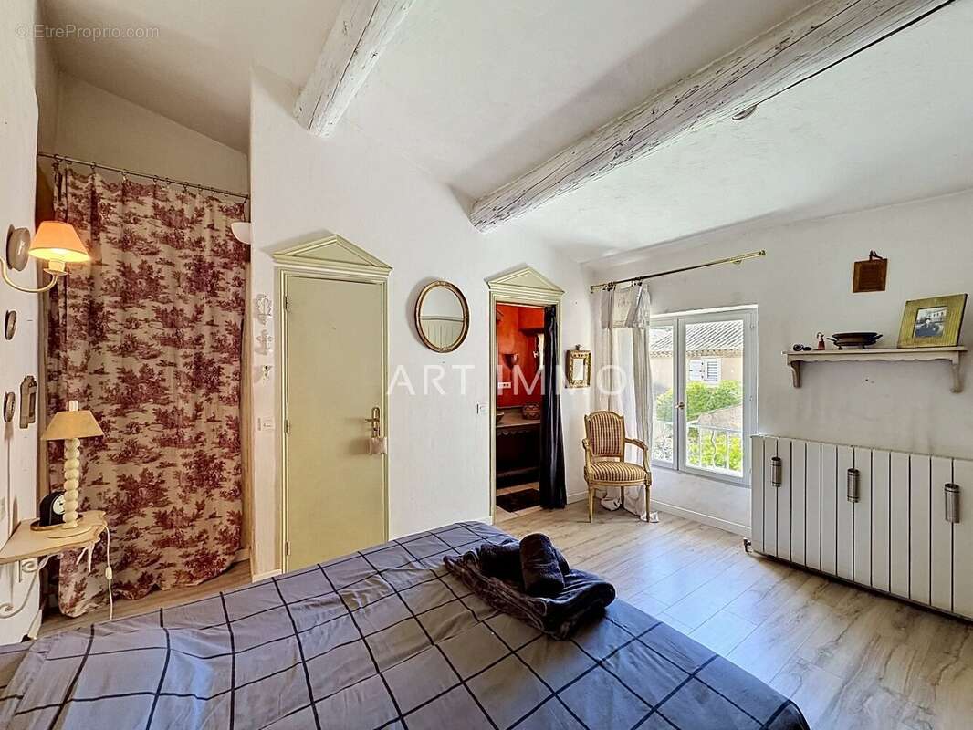 Maison à ROBION