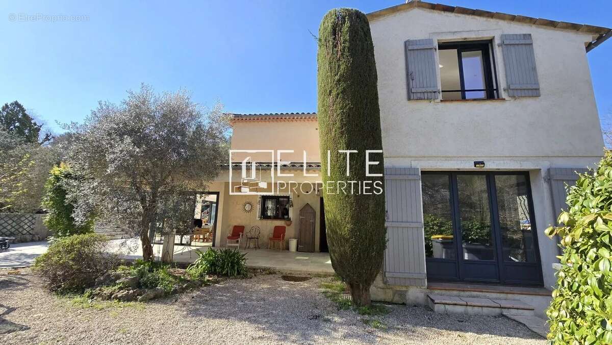 Maison à MOUANS-SARTOUX