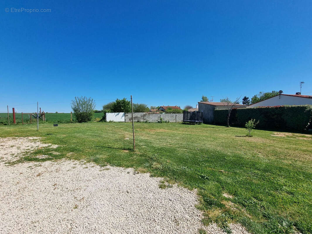 Photo 3 - Terrain à BENET