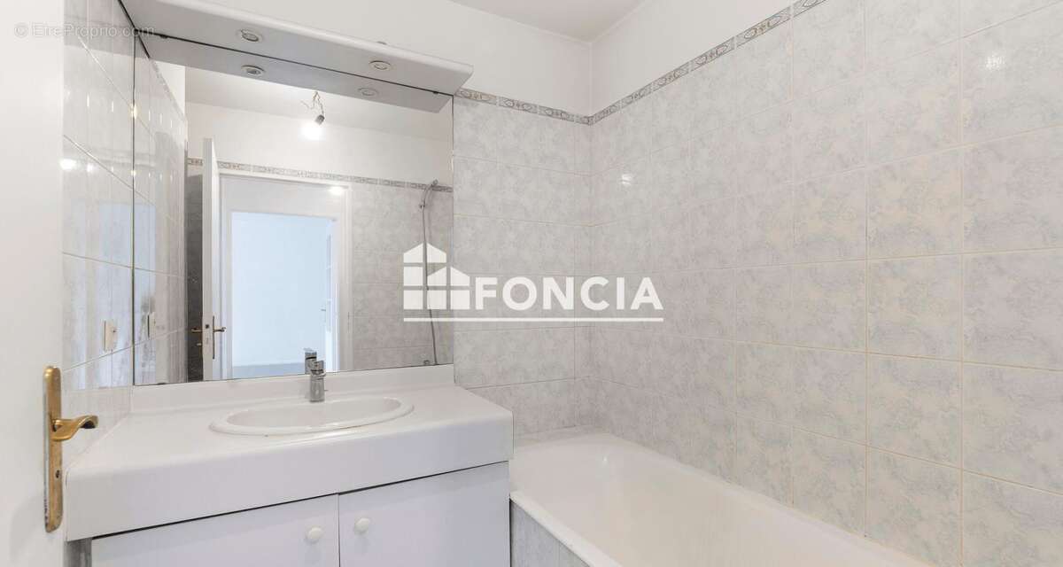Appartement à PARIS-10E