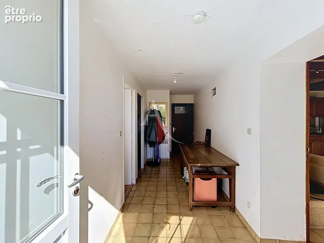 Montilliers - Longère avec dépendances sur plus de 5,5 hectares, sans voisinage - photo 6