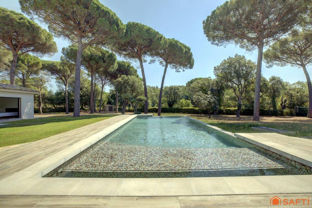 Photo 1 - Maison à ROQUEBRUNE-SUR-ARGENS