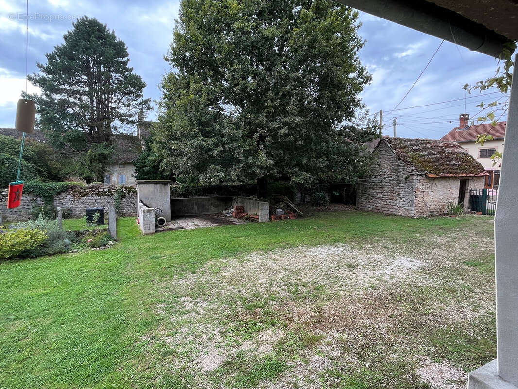 Maison à L'ABERGEMENT-DE-CUISERY