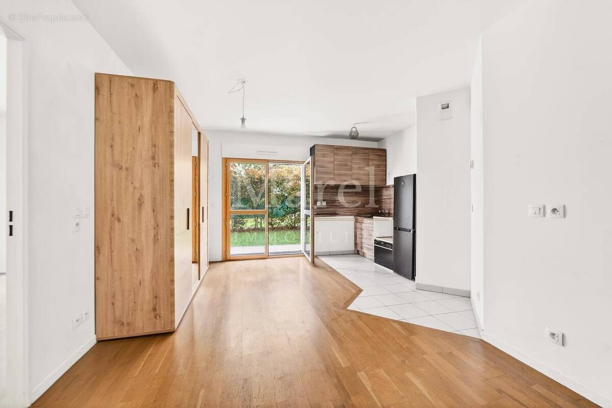 Appartement à COURBEVOIE