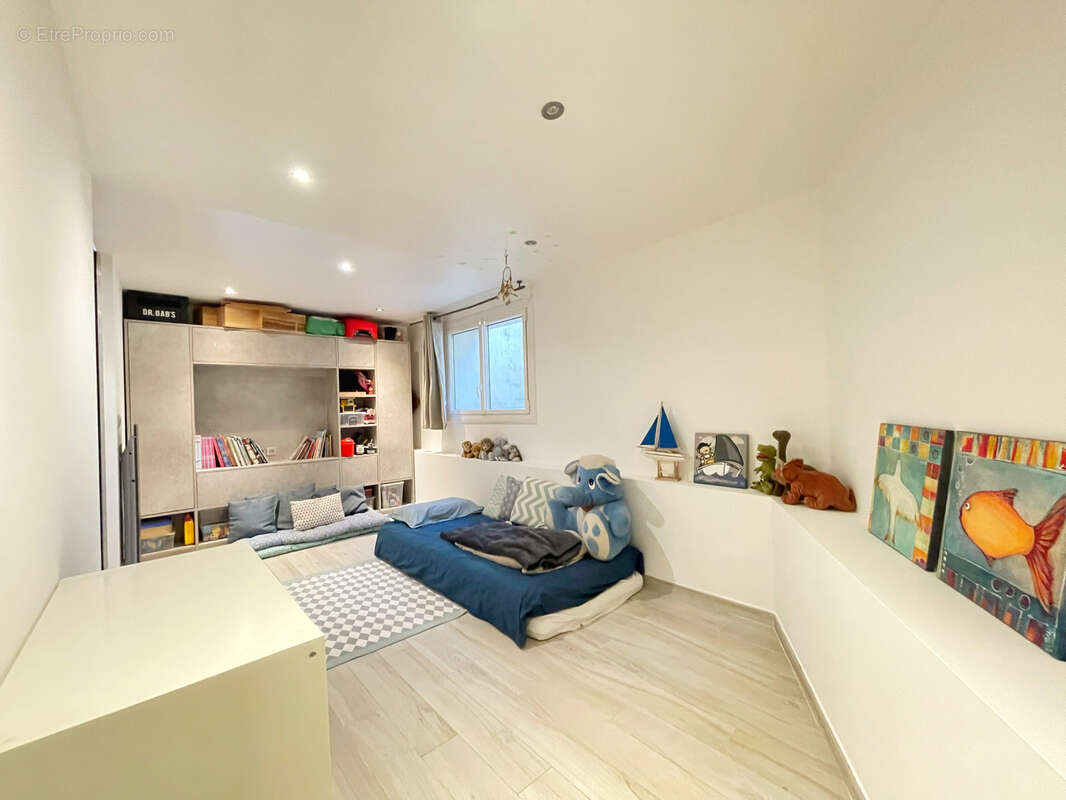 Maison à SAINT-GENIS-LAVAL