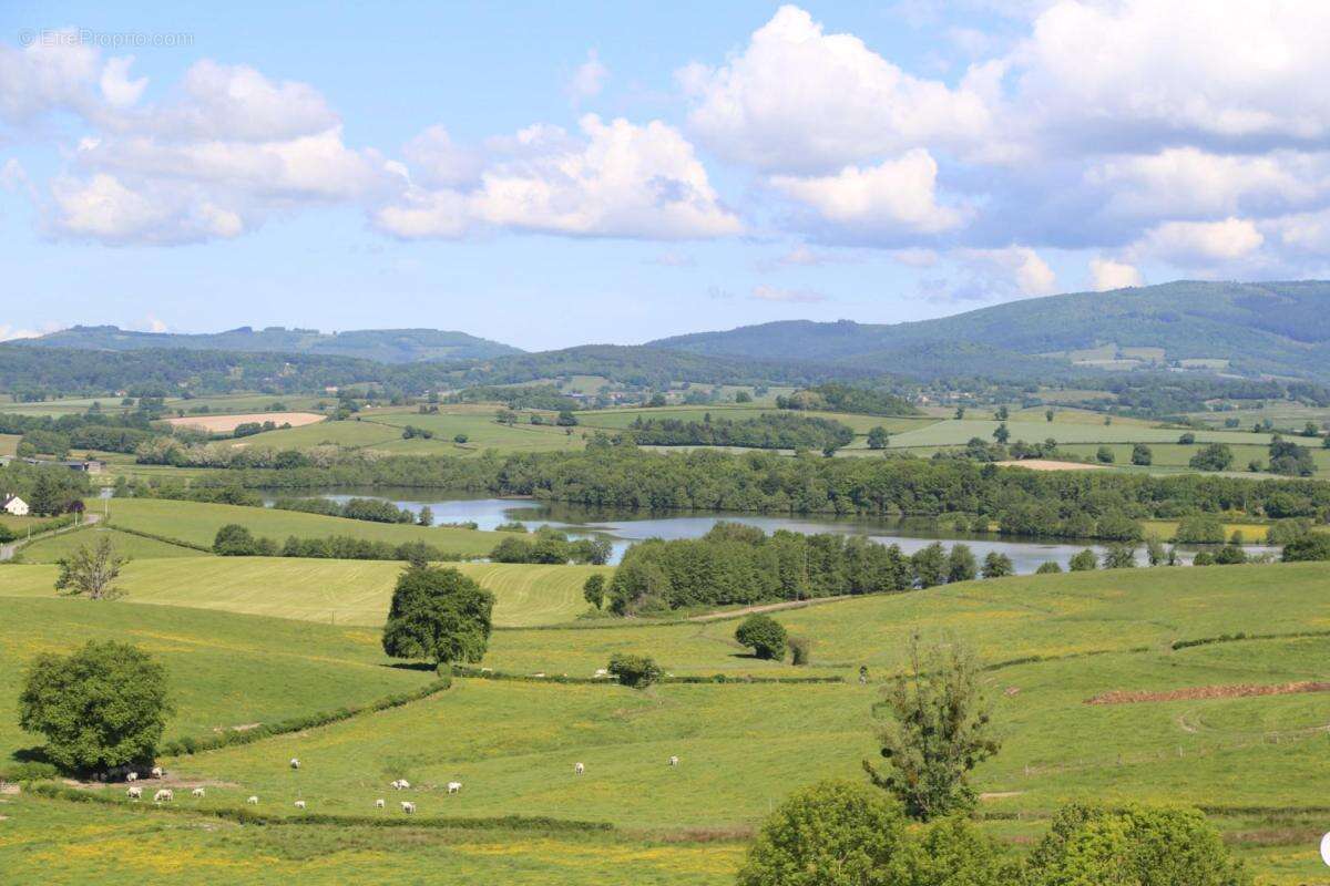 Maison à SAINT-DIDIER-SUR-ARROUX