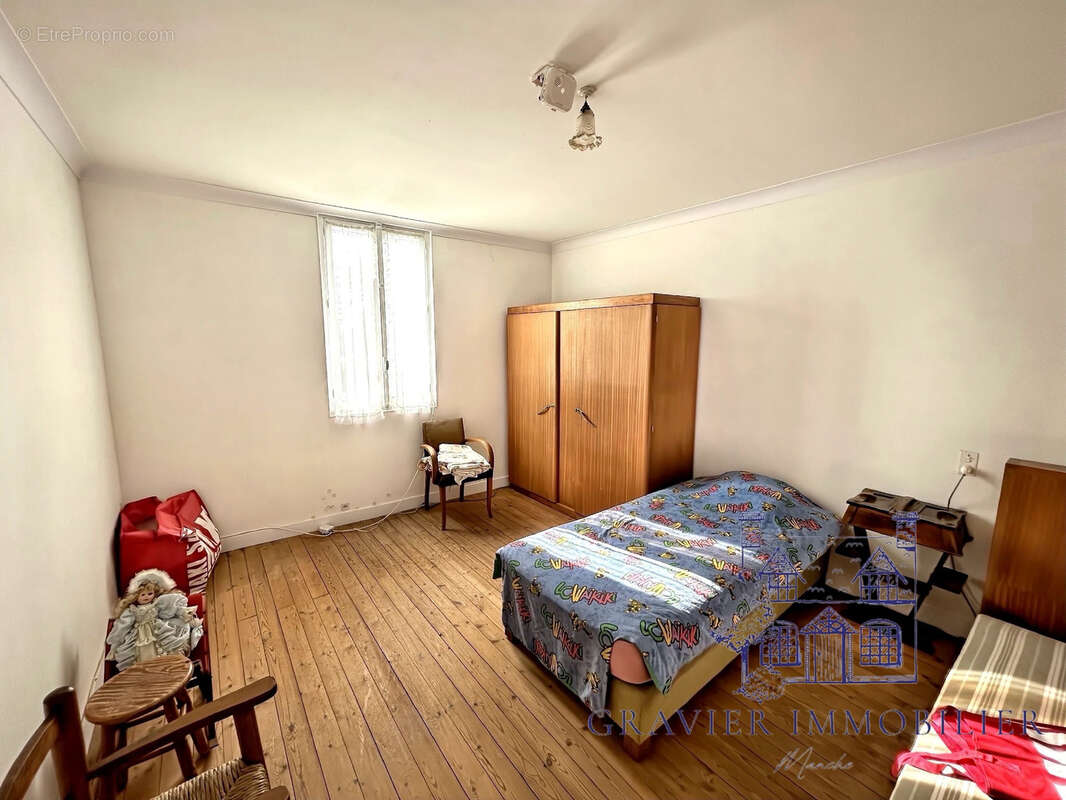 Maison à SAINT-GERMAIN-SUR-AY