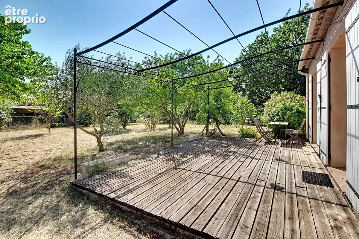 A vendre ! exclusivité a lorgues ! maison  5 pieces de plain-pied  de 88m² sur 1 250 m² de terrain - photo 3