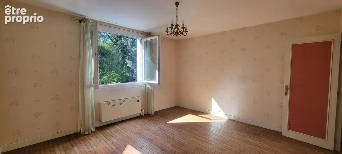 Maison familiale avec beau terrain de 3 788 m2 - photo 9