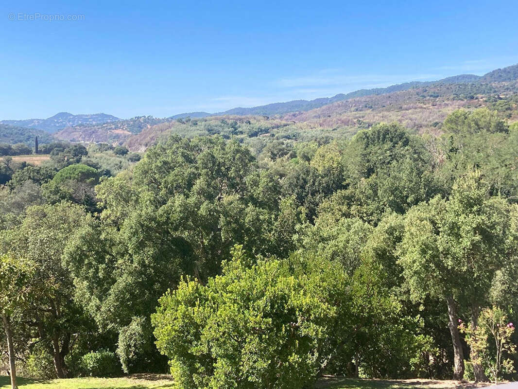 Appartement à MANDELIEU-LA-NAPOULE