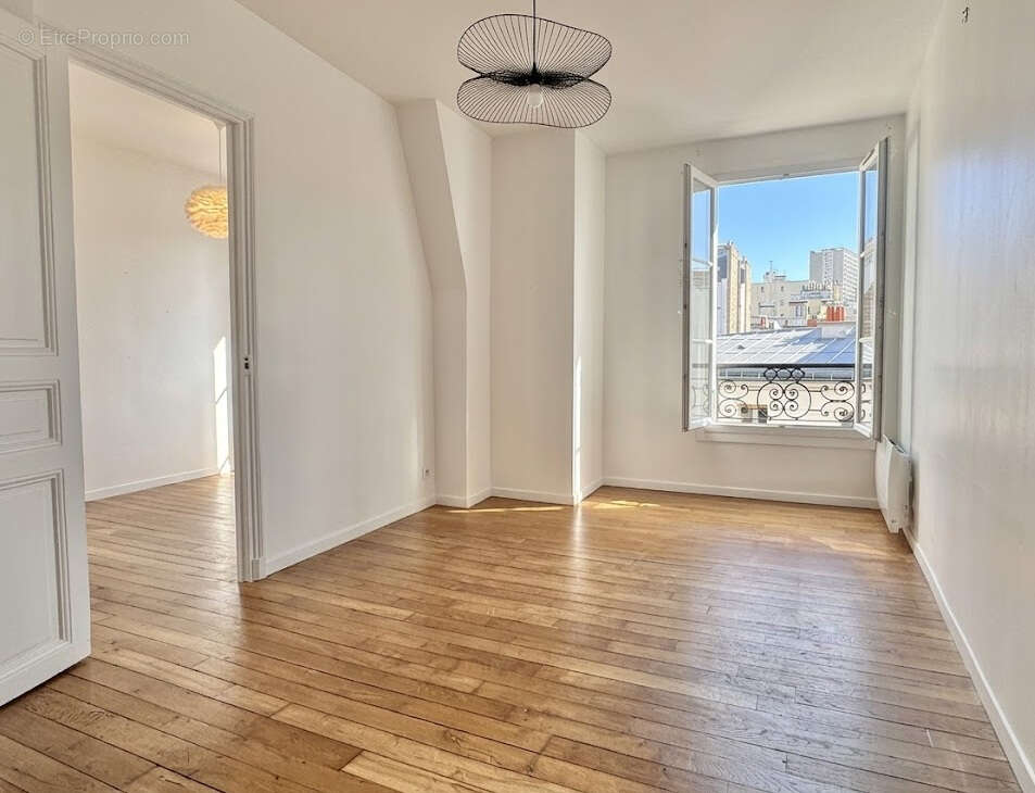 Appartement à PARIS-20E