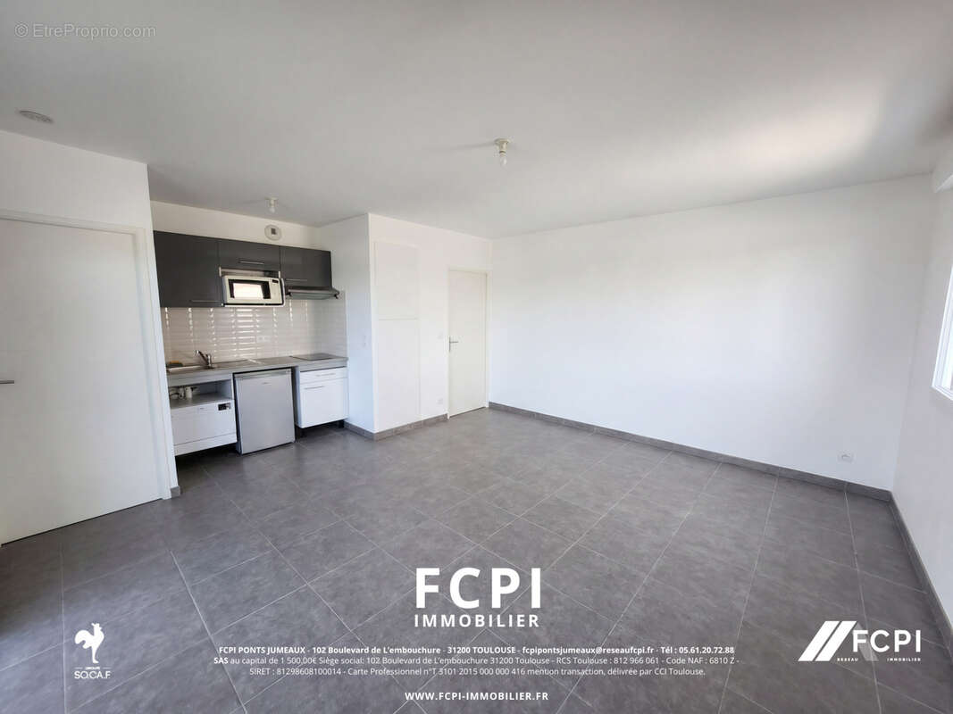 Appartement à BEAUZELLE
