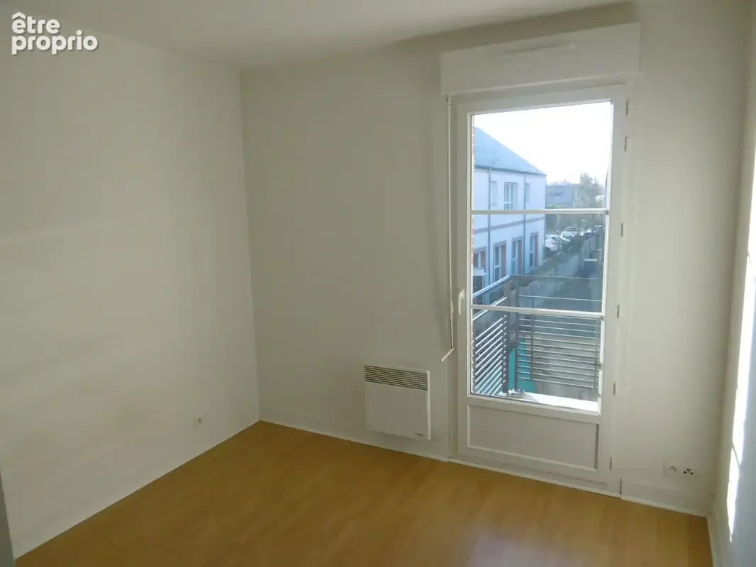 Saint denis en val - centre ville- dans residence  - f3 duplex avec jardin privatif - photo 9
