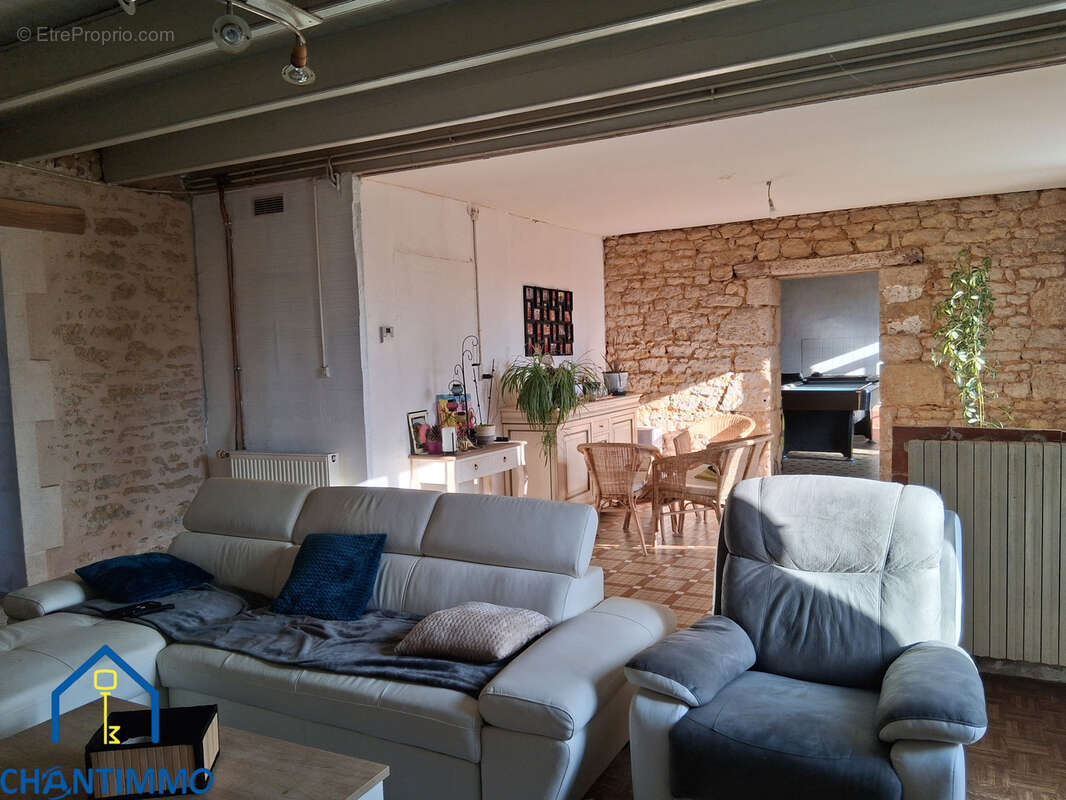 Maison à LA CAILLERE-SAINT-HILAIRE
