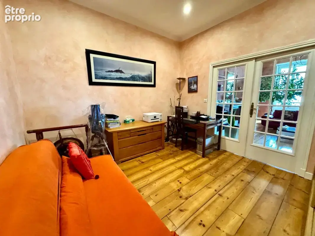 Bel appartement T4 de 102m2 en hyper centre avec vue Pyrénées - photo 9