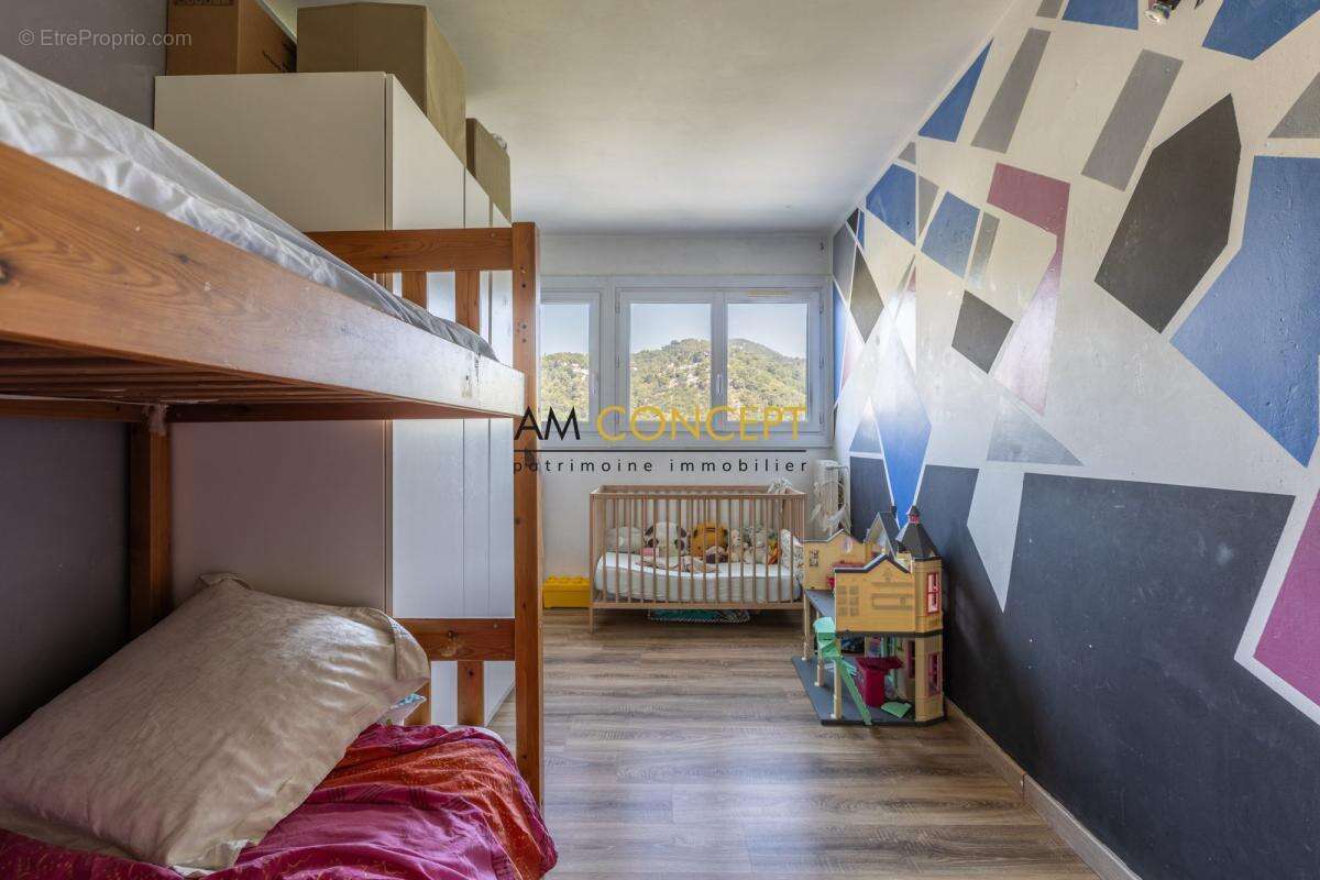 Bel Appartement T4 Lumineux - La Trinité - Les chênes verts - photo 23