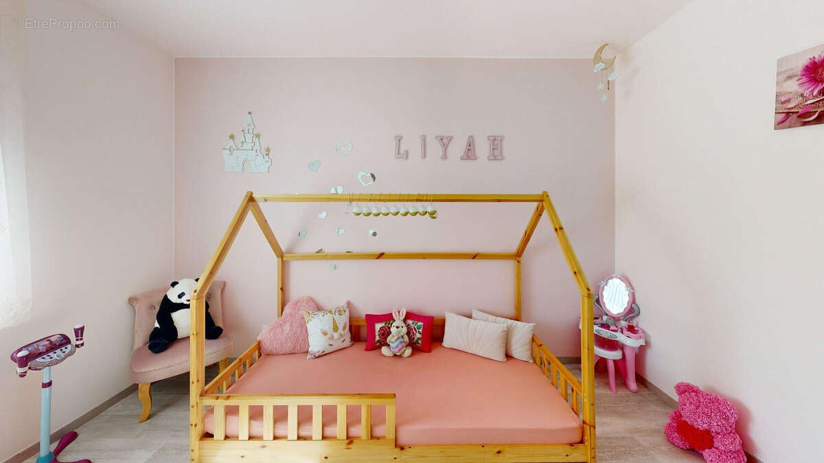 Maison à SERRE-LES-SAPINS