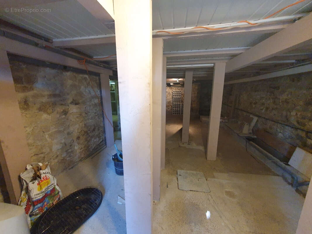 Maison à MARCILLAC-LA-CROISILLE