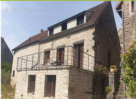 Maison à CHATEAUNEUF