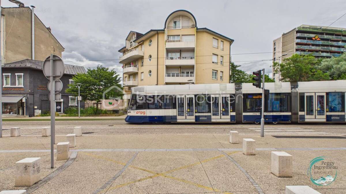 T4 d’exception aux portes de Genève – À 200 m de la douane de Moillesulaz et au pied du tram - photo 2
