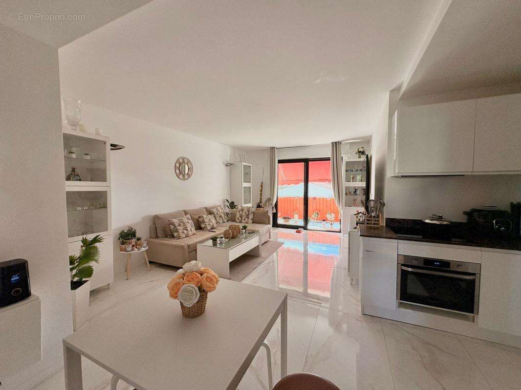 Appartement à LE CANNET