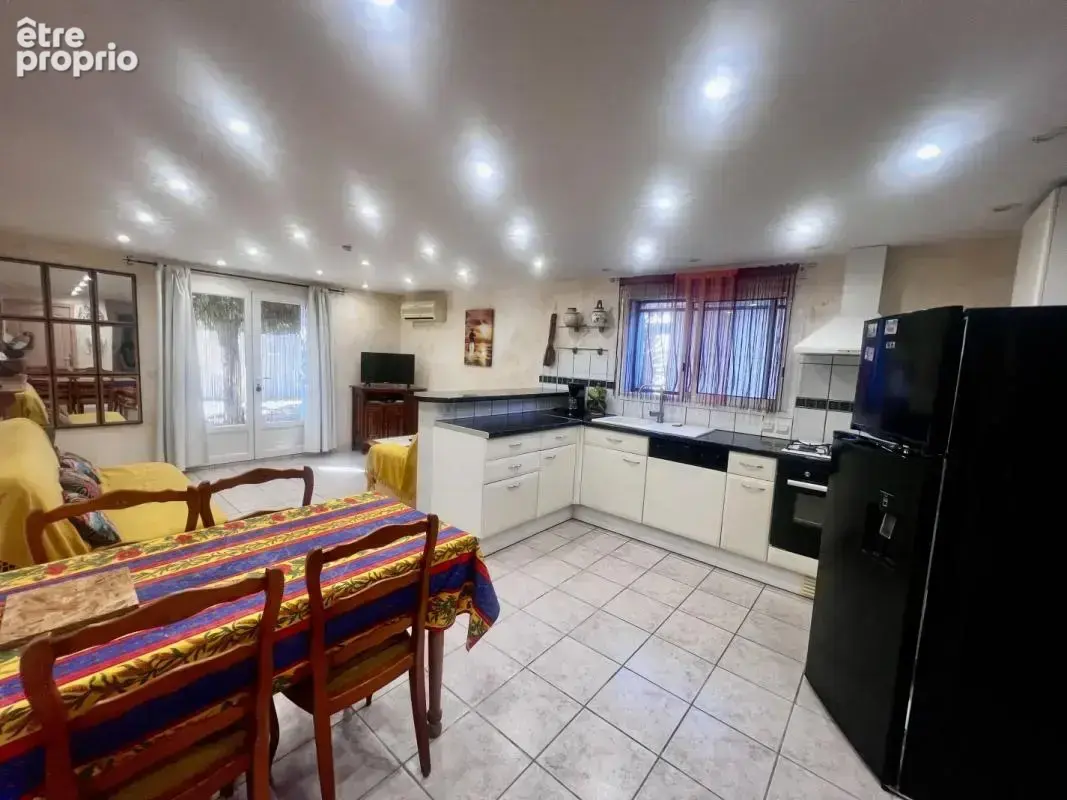 Maison 7 pièces 180 m² à vendre à Saint-Gilles (30800) - photo 4