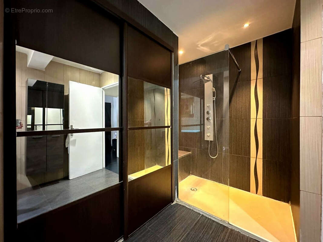 Appartement à MARSEILLE-8E